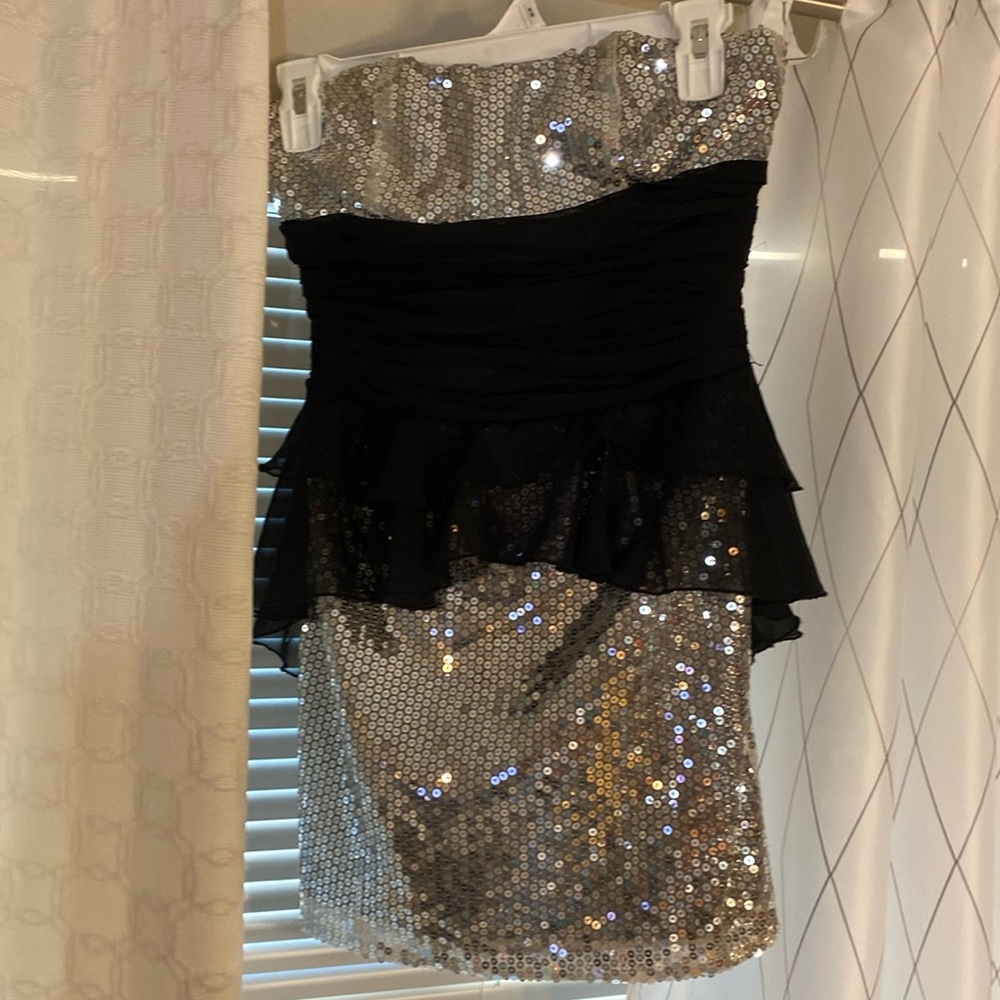 Bebe short sequined dress bonus sequin dress and detachable train